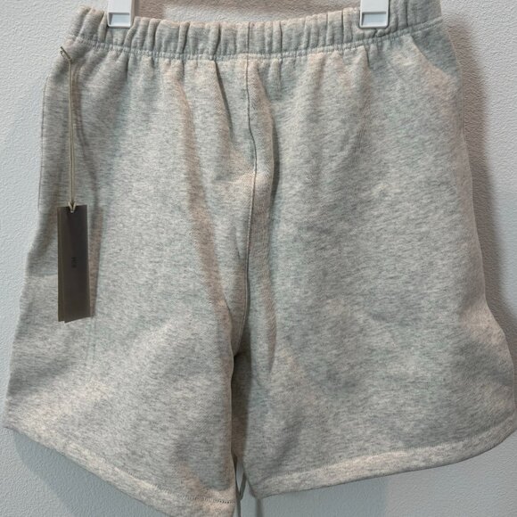 Fear of God Essentials Shorts Essentials - Picture 3 of 3